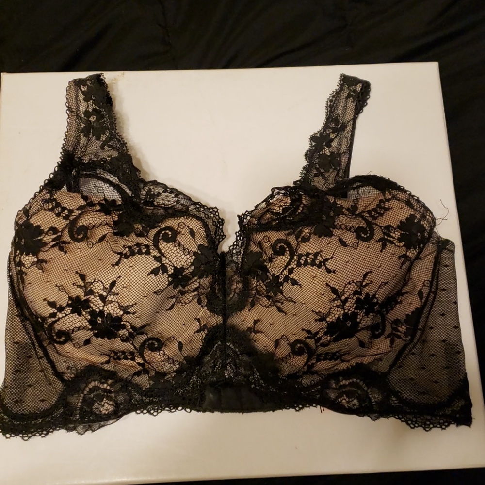 Black lace bra